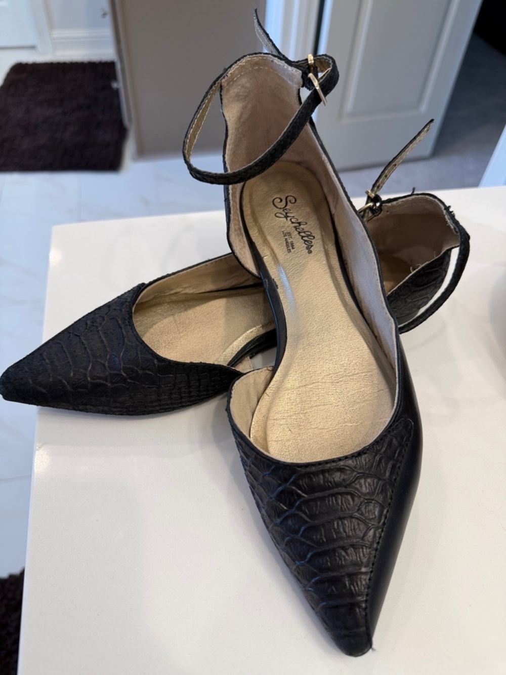 Seychelles Black Croc-Embossed Pointed Ankle-Strap Flats 7.5
